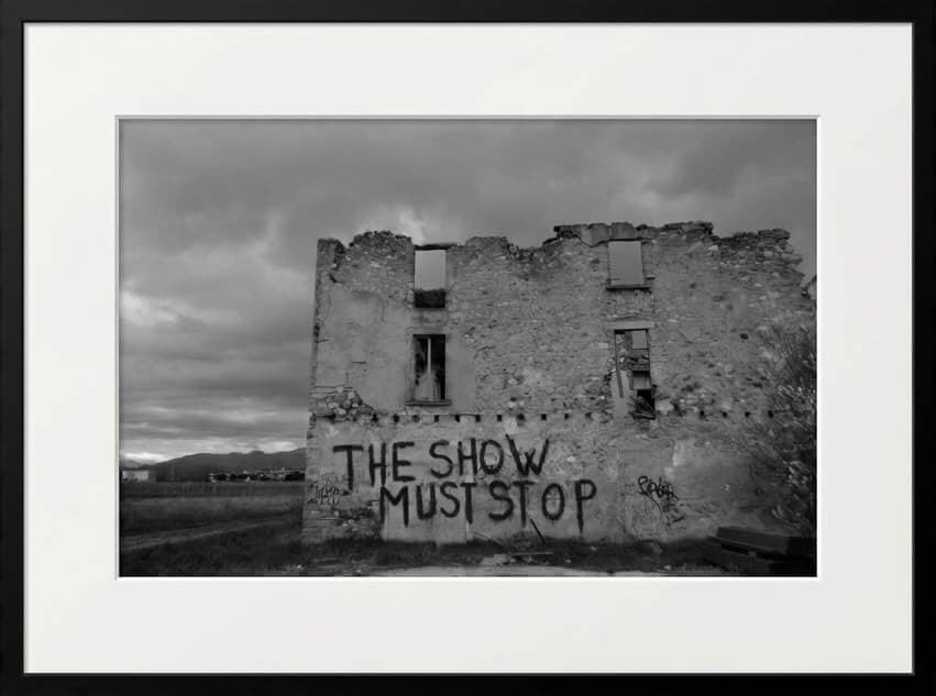 Elfo-TheShowMustStop